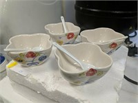Condiment bowls and spoons