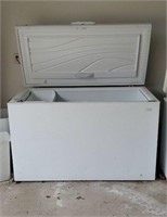 Frigidaire chest freezer