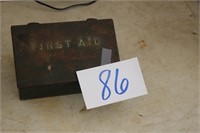 OO\LD MILITARY FIRST AID METAL BOX