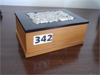 Inuit Box