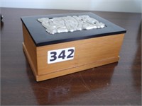 Inuit Box