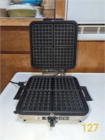 BLACK ANGUS WAFFLE IRON