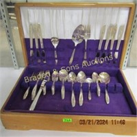 GROUP OF VINTAGE FLATWARE WITH CASK.