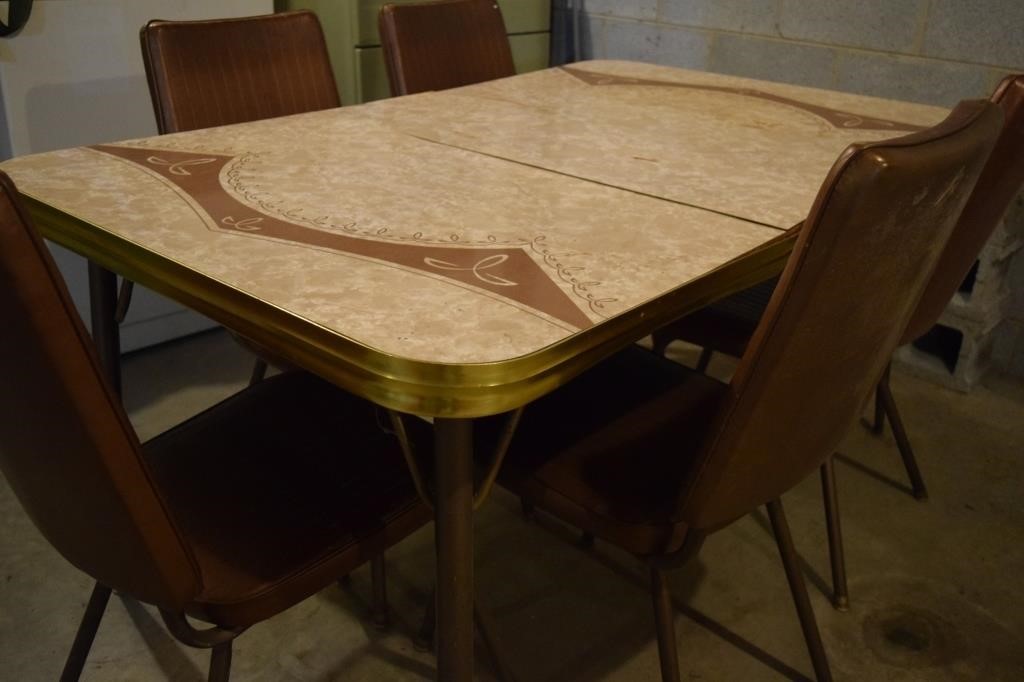 Vintage 36" x 60" Dining Table & 5 Chairs