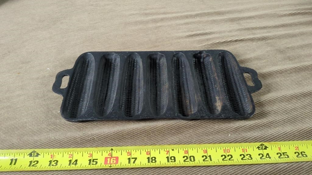 CAST IRON CORNBREAD MOLD