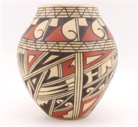 Ida Susunkewa Hopi Pottery Vase