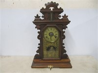 GINGERBREAD KITCHEN CLOCK WITH KEY