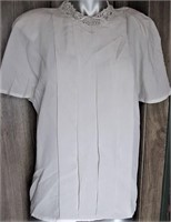 Christie & Jill Off-White Blouse Pleated sz 4