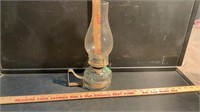 VINTAGE OIL LANTERN WIRH HANDLE