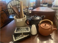 VTG KITCHEN WARES