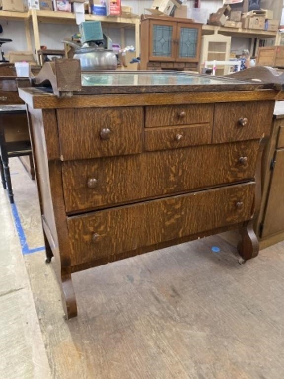 VINTAGE 6 DRAWER VANITY WITH MIRROR ON WHEELS