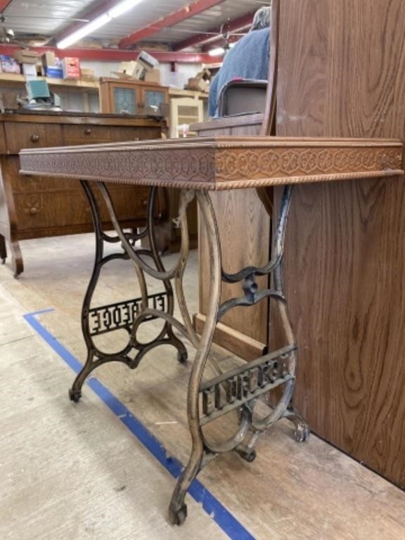 ANTIQUE IRON SEWING MACHINE BASE TABLE