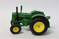 JOHN DEERE MODEL D TRACTOR ERTL 1/16