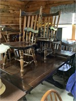 Wooden Dining Room Table w/2 Leaves & 6 Chairs