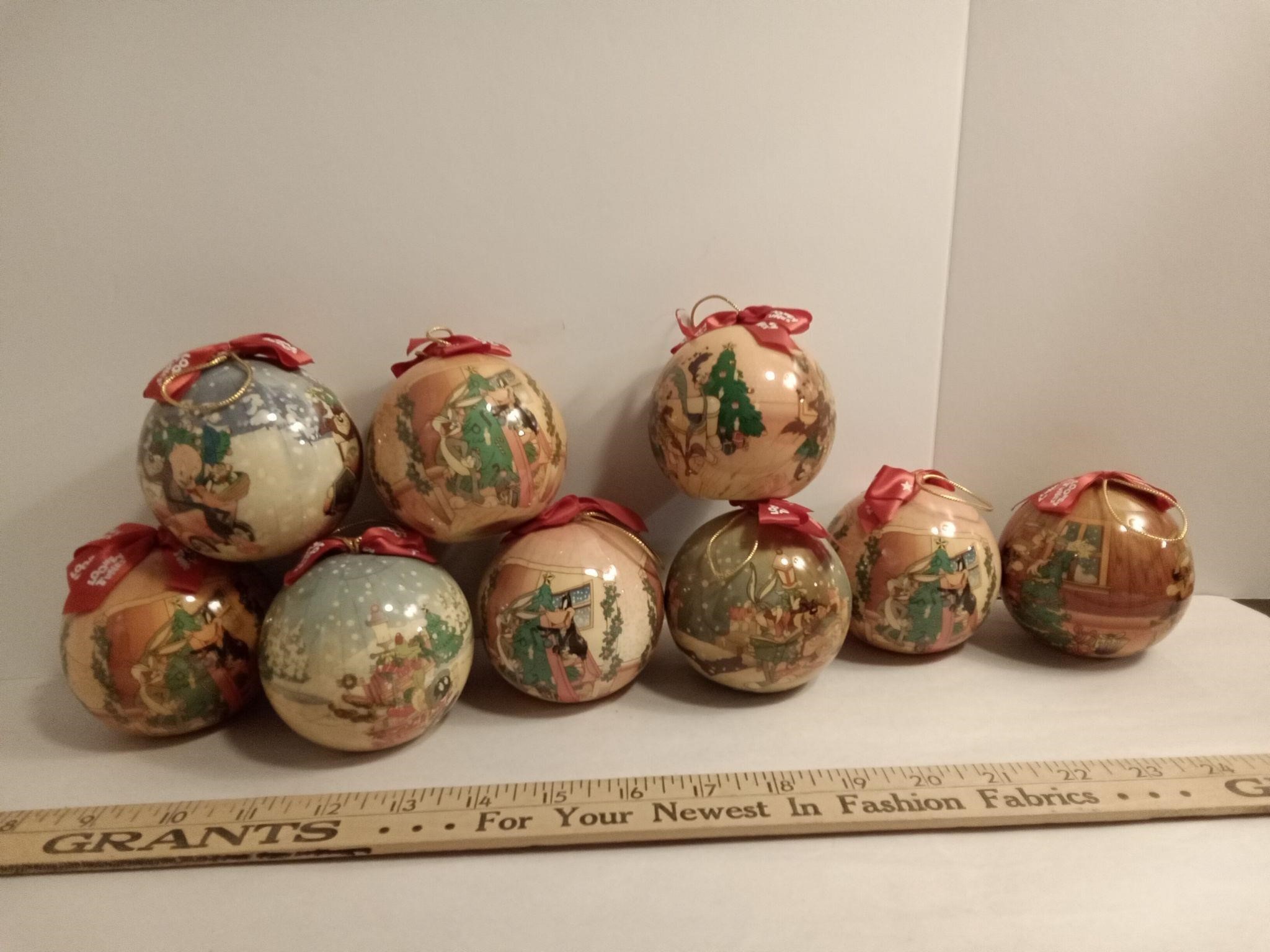 9 Loonet Tunes Ornaments