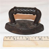 MINIATURE CAST IRON FLAT IRON