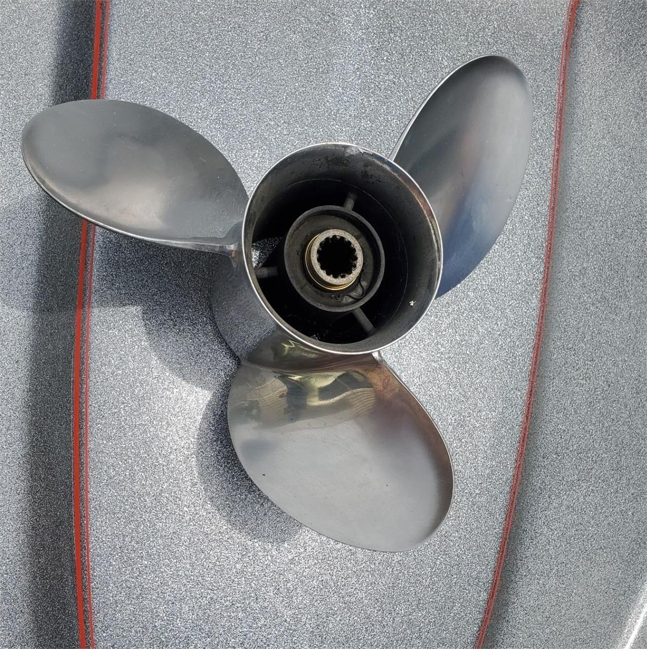 SUZUKI NICE CHROME PROPELLER