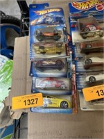 LOT OF 5 HOTWHEELS HOT WHEELS DIE CAST CARS