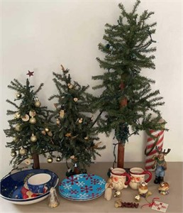 Lot of Xmas Decorations, Trees, Santa Cups.