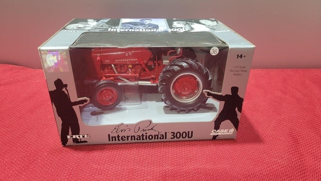 Nib ertl elvis presley ih 300u diecast tractor