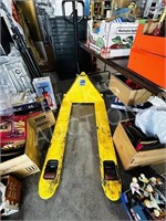 5500 lb  Total Source pallet jack