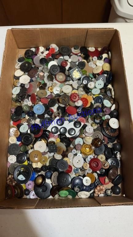 Lot of assorted buttons
