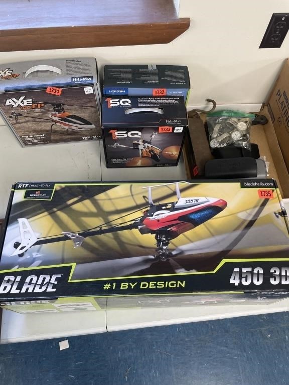 Blade 450 3D remote control helicopter