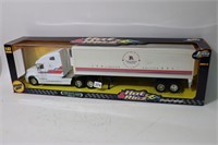 FREIGHTLINER TRAVEL CENTERS TRUCK AND TRAILER 1/32