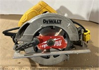 DeWalt 7-1/4" Circular Saw