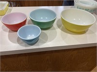 Pyrex Colored Bowl Set