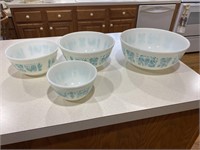 Pyrex Bowl Set Chickens