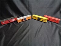 4 HO Scale Train Cars Lot #1