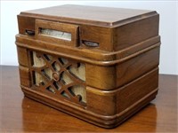 Silvertone 6406 Small Wood Case Tube Radio 1939