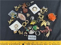 Brooches, Pins