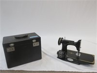 Singer Feather Weight Sewing Machine w/ case