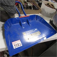 17" METAL DUSTPAN