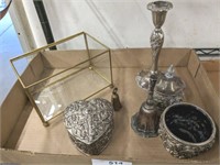 TRAY OF ASSORTED SILVER PLATED ITEMS, CANDLE,
