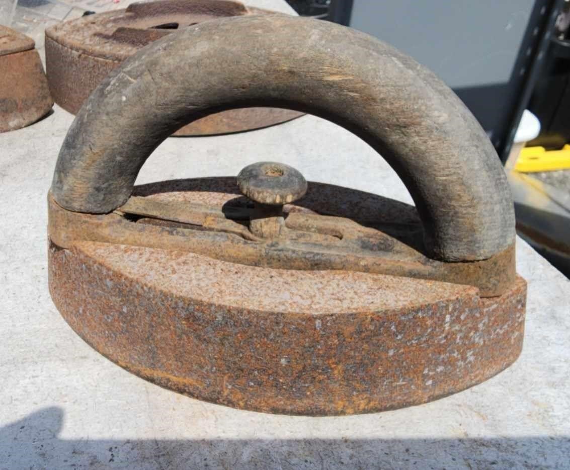 Antique Sad Iron with Handle