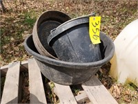 Rubber feed pans & bucket - lgst 10" t x 25" d