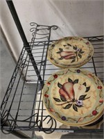 PLATE HANGER AND DECORATIVE PLATES