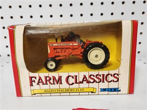 Allis-Chalmers D-19 Tractor in box