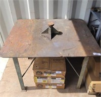 METAL SHOP TABLE WITH CENTER SPINDLE