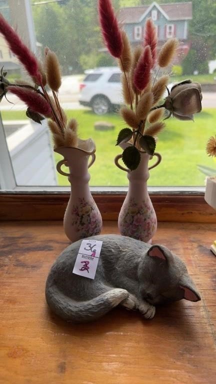 Two small vases and ceramic cat statue