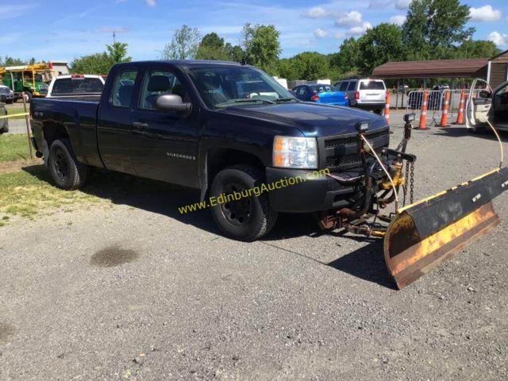 2007 Chevrolet Silverado K1500 4X4 W/ MEYER 7.5' S