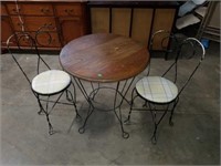 Vintage Ice Cream Iron Parlor table Chairs