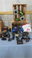 LOT OF RC CARS AND ACCESSORIES- SEE DESC