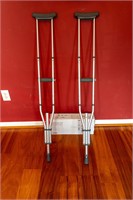 Equate Crutches