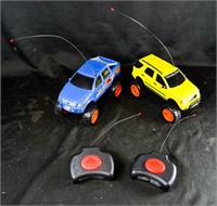 (2) REMOTE CONTROL 4 x 4 VEHICLES RC CARS TOYS