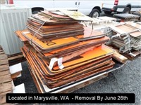 LOT, ASSORTED TRAFFIC SIGNS ON THIS PALLET