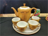 Tea pot and 4 cups